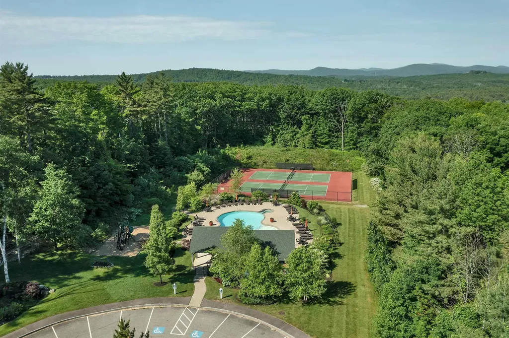 8 Deadreckoning Point Laconia NH 03246