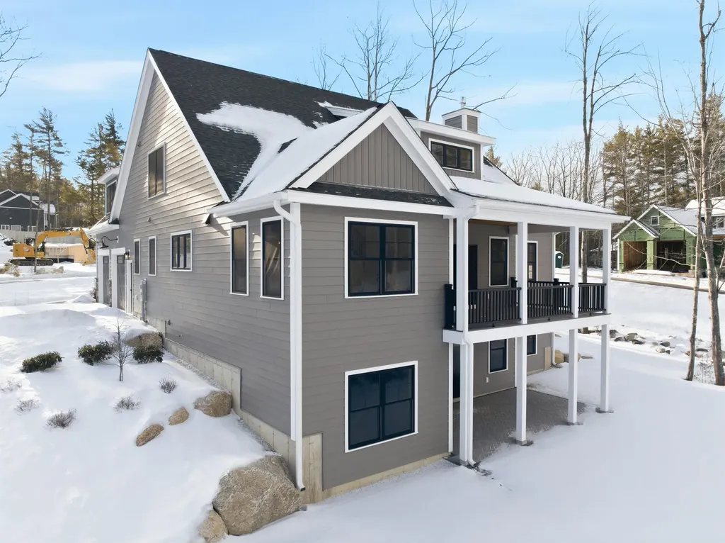 8 Deadreckoning Point Laconia NH 03246