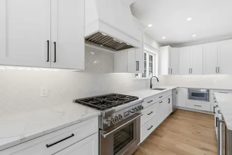 8 Deadreckoning Point Laconia NH 03246