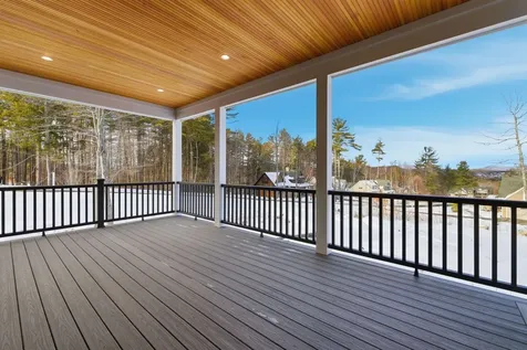 8 Deadreckoning Point Laconia NH 03246