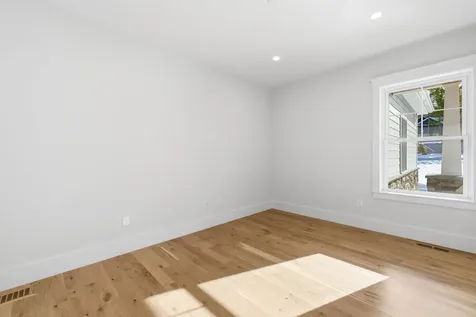 8 Deadreckoning Point Laconia NH 03246