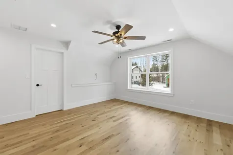 8 Deadreckoning Point Laconia NH 03246