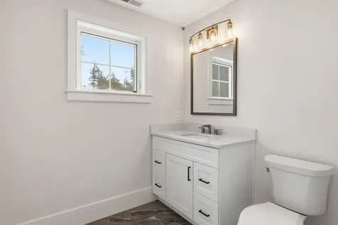 8 Deadreckoning Point Laconia NH 03246