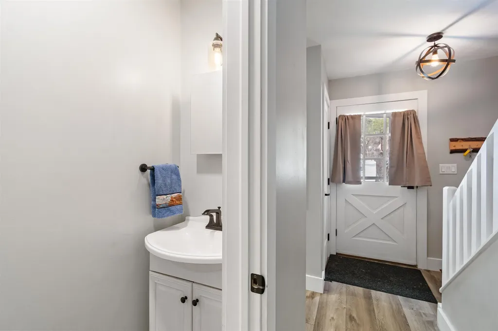 7 Sugartree Lane Essex Junction VT 05452