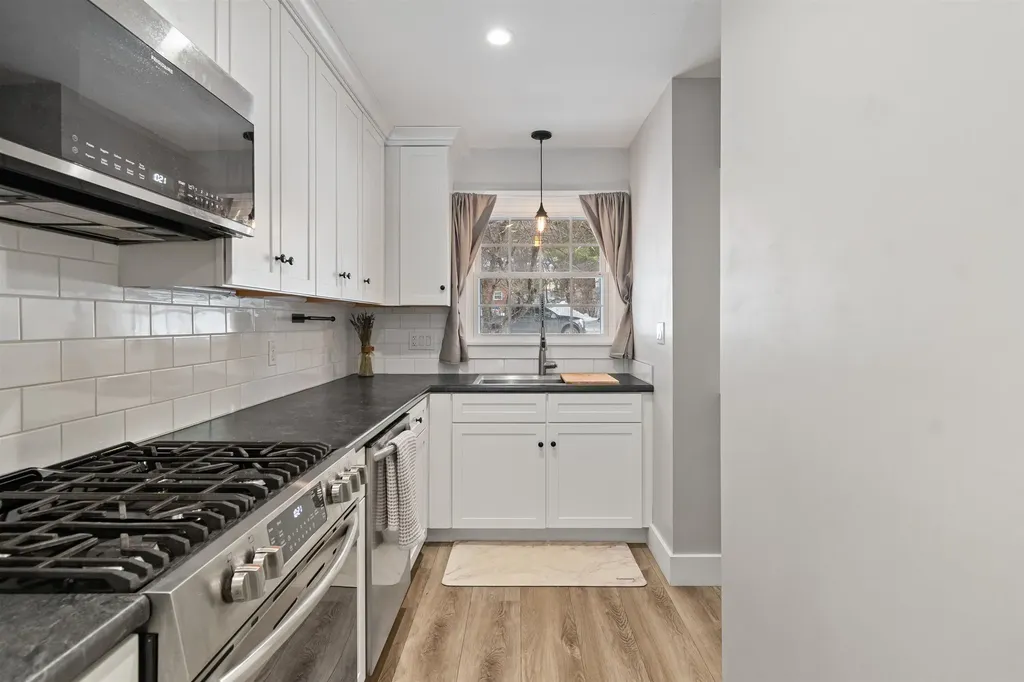 7 Sugartree Lane Essex Junction VT 05452