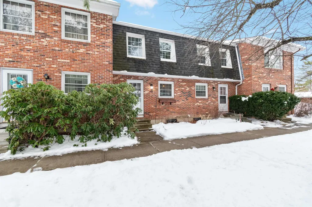 7 Sugartree Lane Essex Junction VT 05452