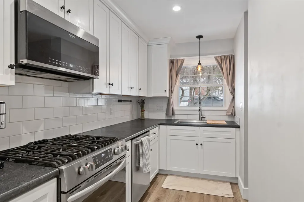 7 Sugartree Lane Essex Junction VT 05452