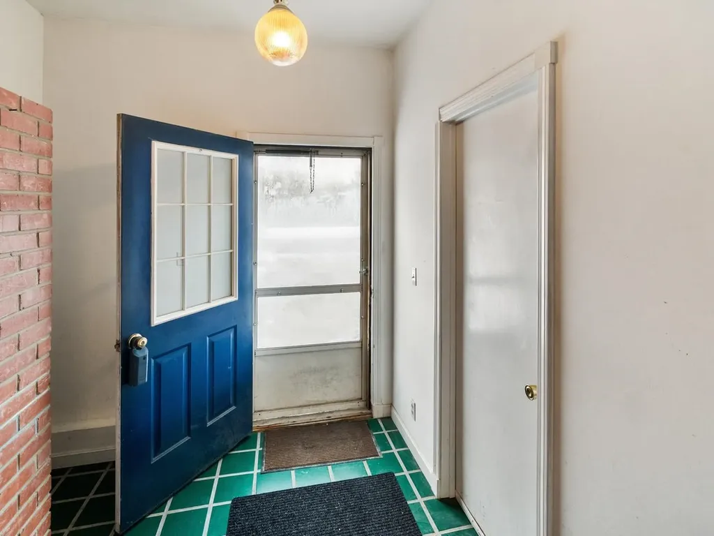 6 Gazo Avenue Burlington VT 05408