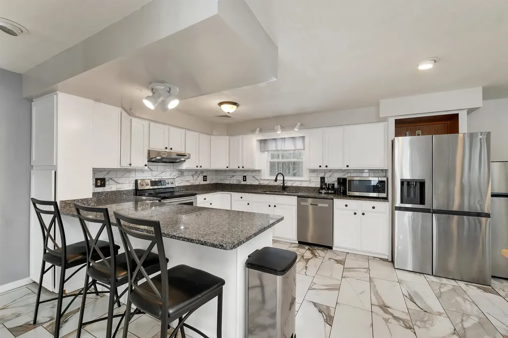 77 Central Street Farmington NH 03835