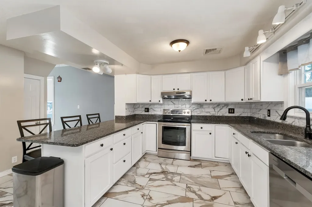 77 Central Street Farmington NH 03835