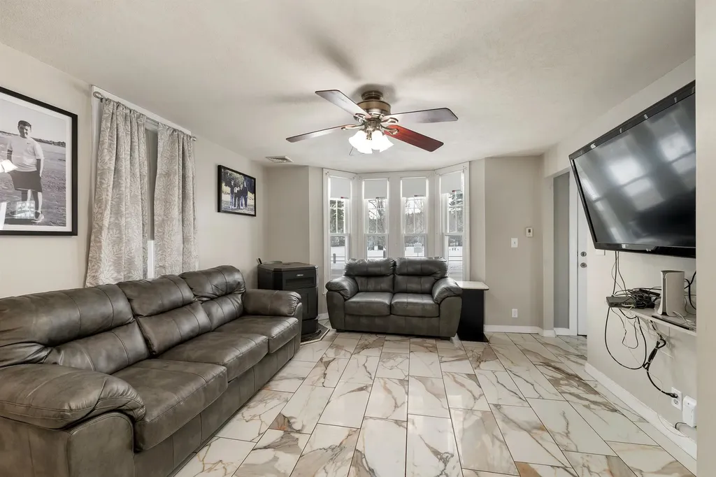 77 Central Street Farmington NH 03835