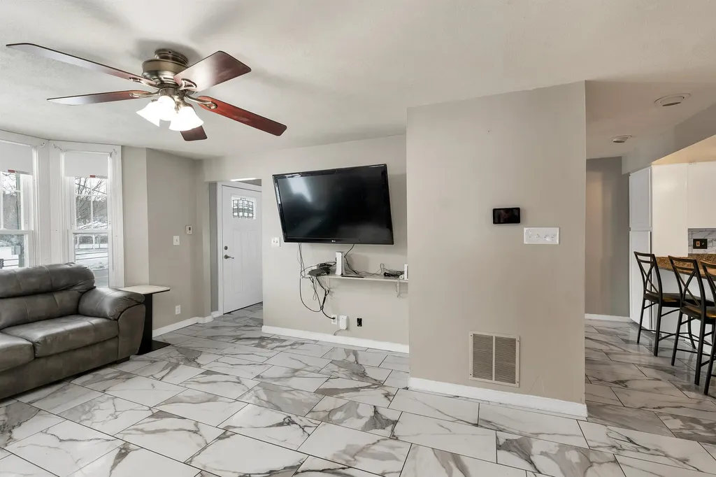 77 Central Street Farmington NH 03835