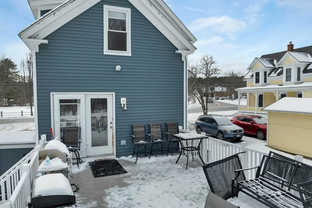 77 Central Street Farmington NH 03835