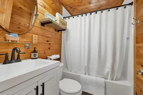 22 Jungfrau Road Madison NH 03849