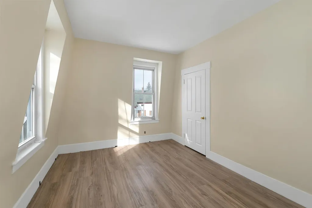 47 Pearl Street Laconia NH 03246