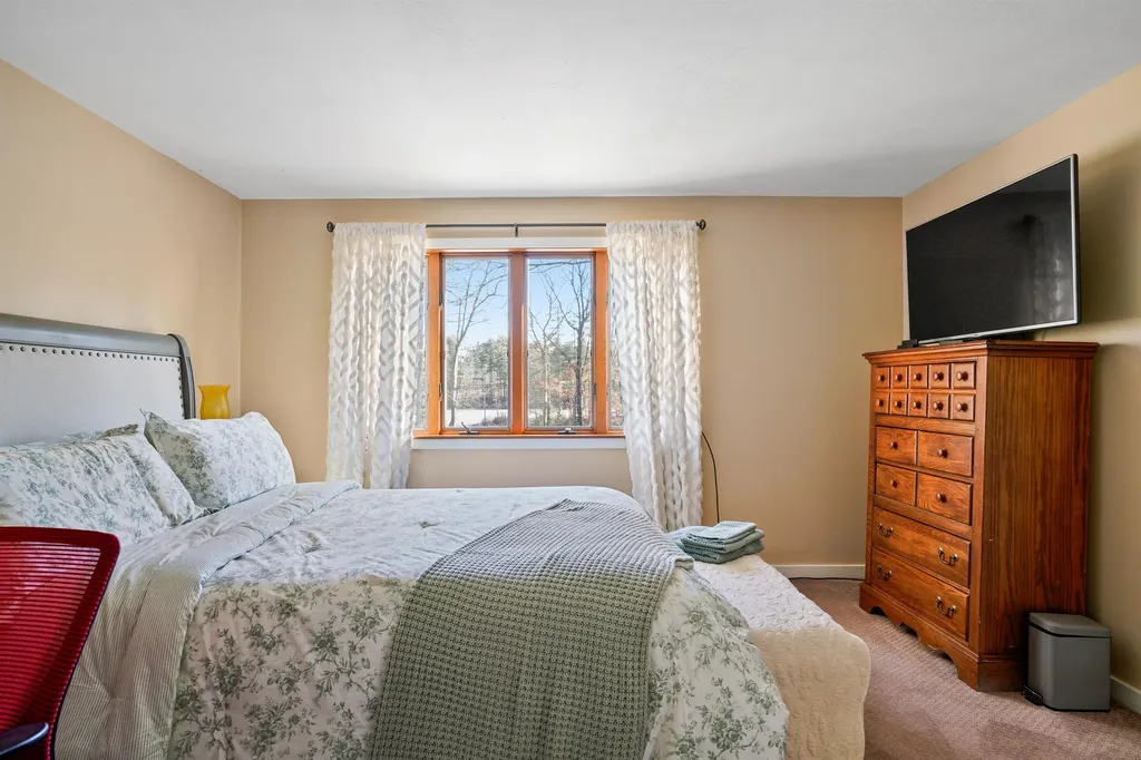 417 Candia Road Chester NH 03036