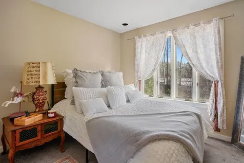 417 Candia Road Chester NH 03036