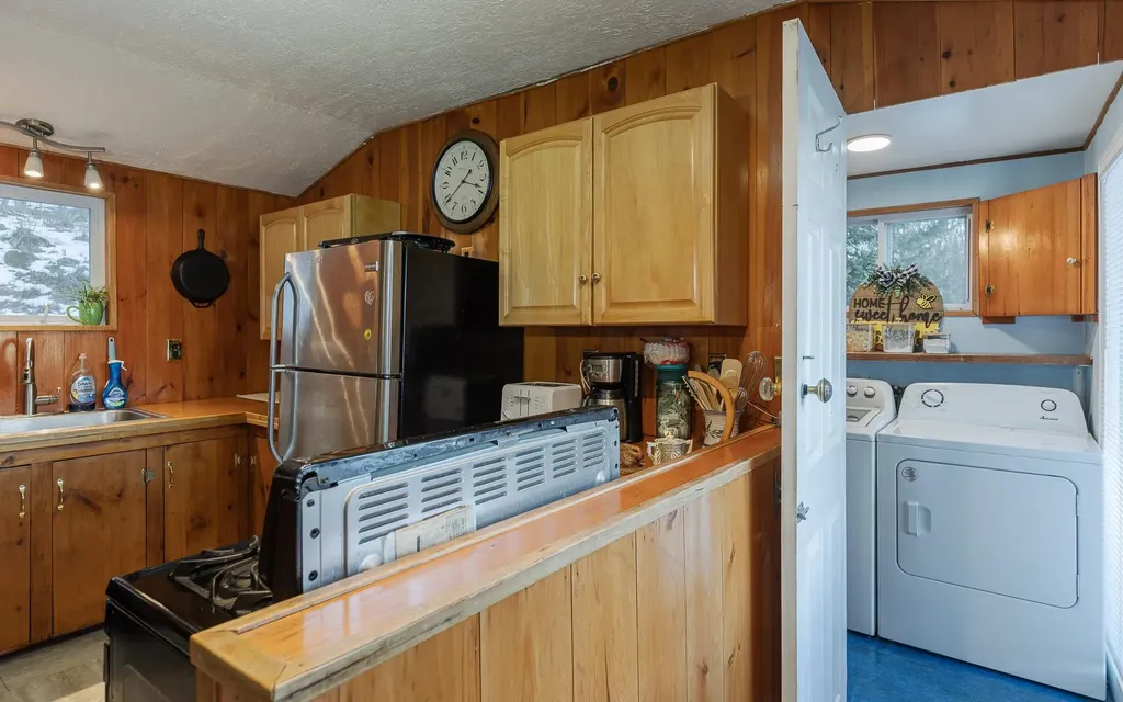 78 Colburn Lane Rindge NH 03461