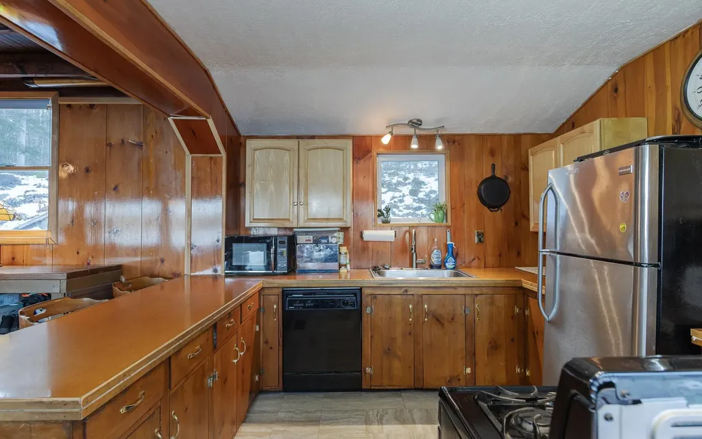 78 Colburn Lane Rindge NH 03461