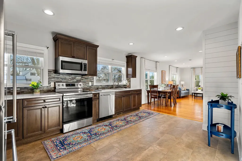 74 College Road Stratham NH 03885