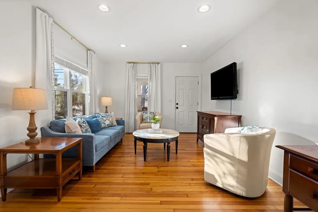 74 College Road Stratham NH 03885