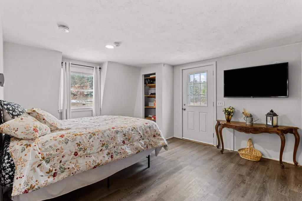 342 Lyndeborough Road New Boston NH 03070