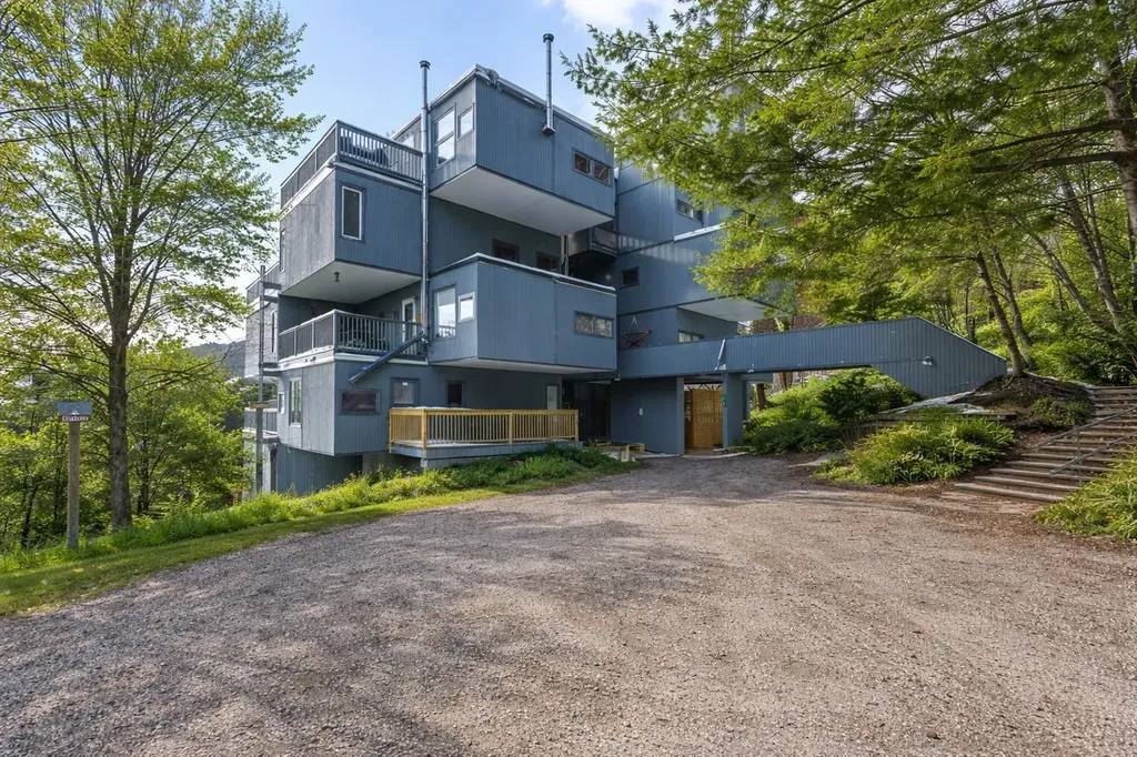 355 Summit Road Warren VT 05674