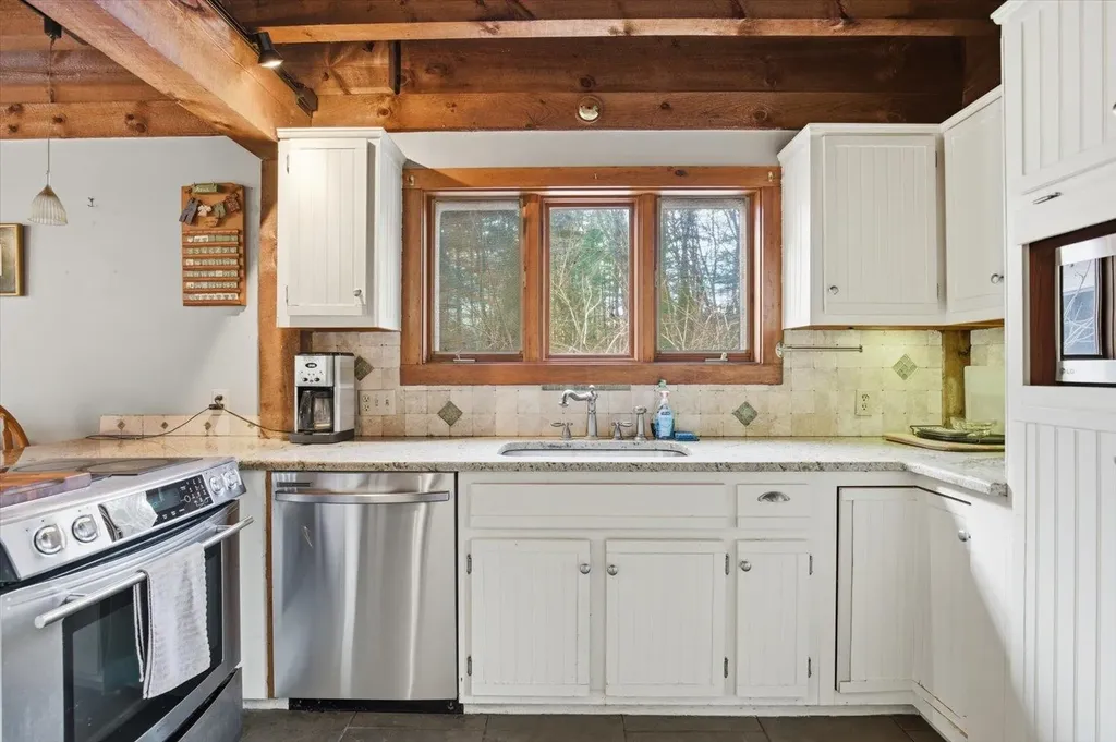 39 Coach Lane Hampton Falls NH 03844