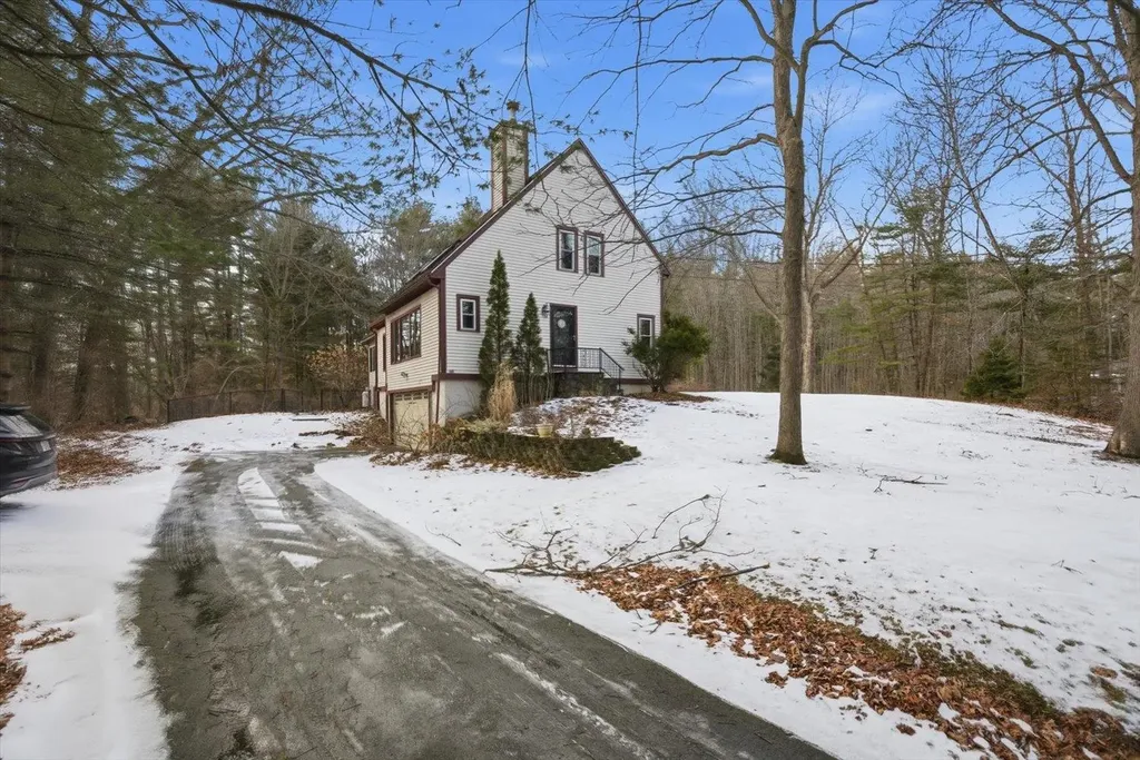 39 Coach Lane Hampton Falls NH 03844