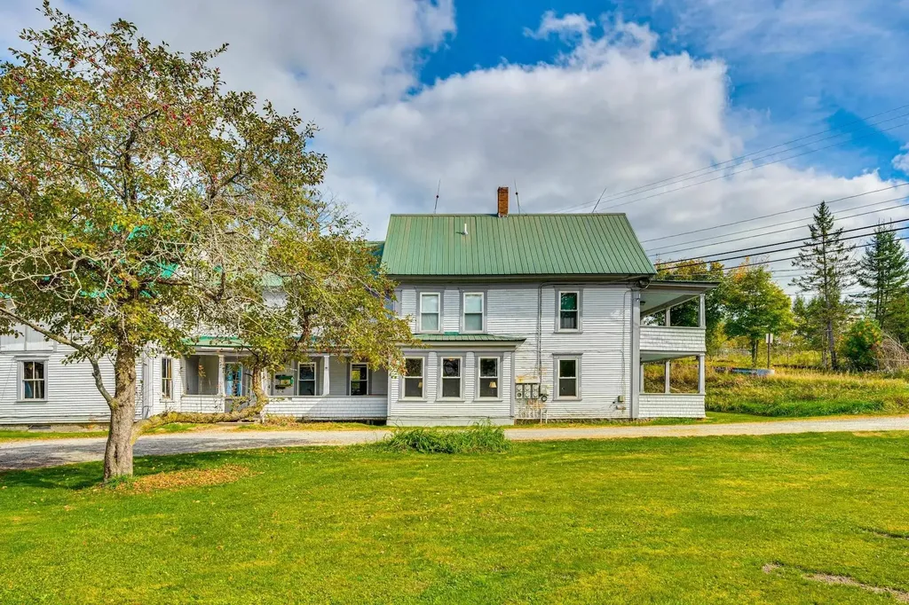 69 Pleasant Street Colebrook NH 03576