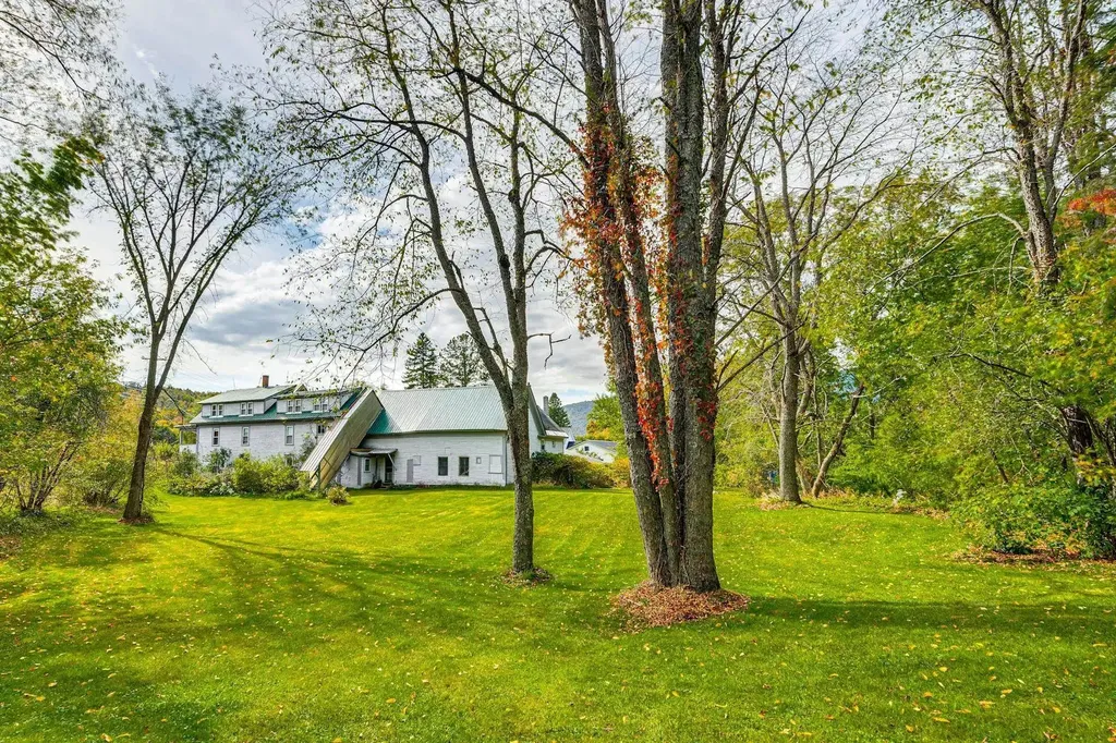 69 Pleasant Street Colebrook NH 03576