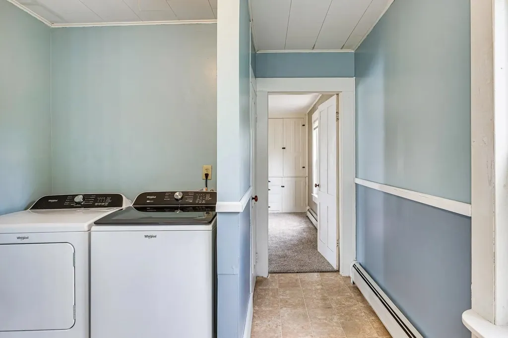 69 Pleasant Street Colebrook NH 03576