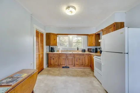 69 Pleasant Street Colebrook NH 03576