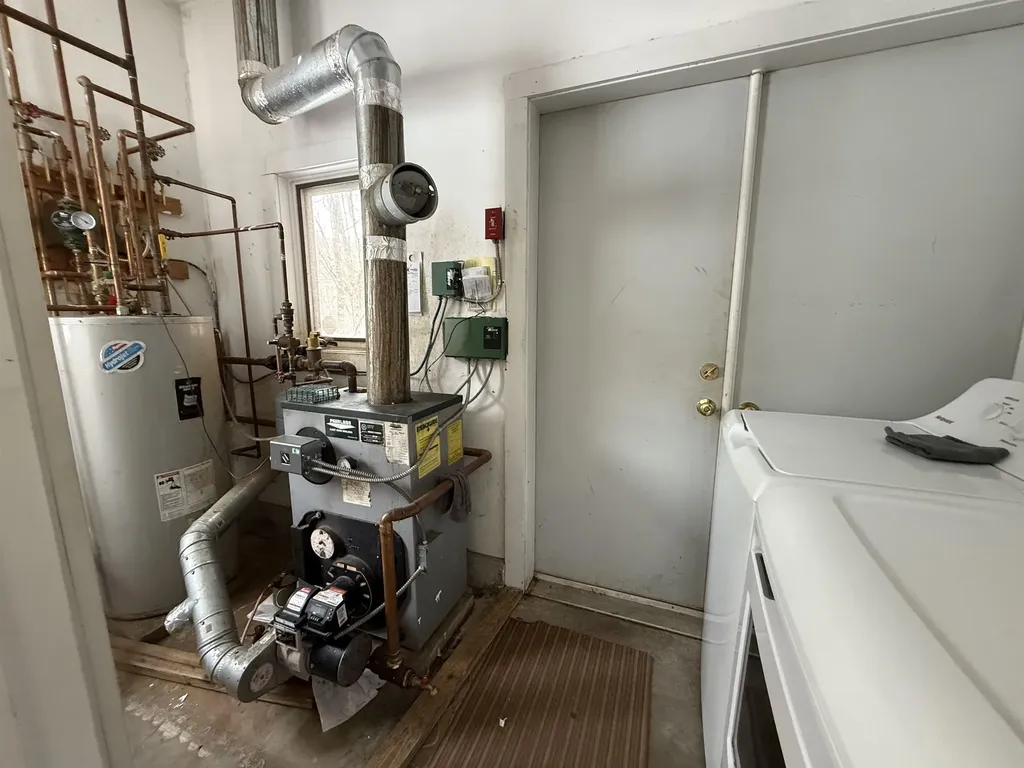 118 Vt Route 30 Newfane VT 05345