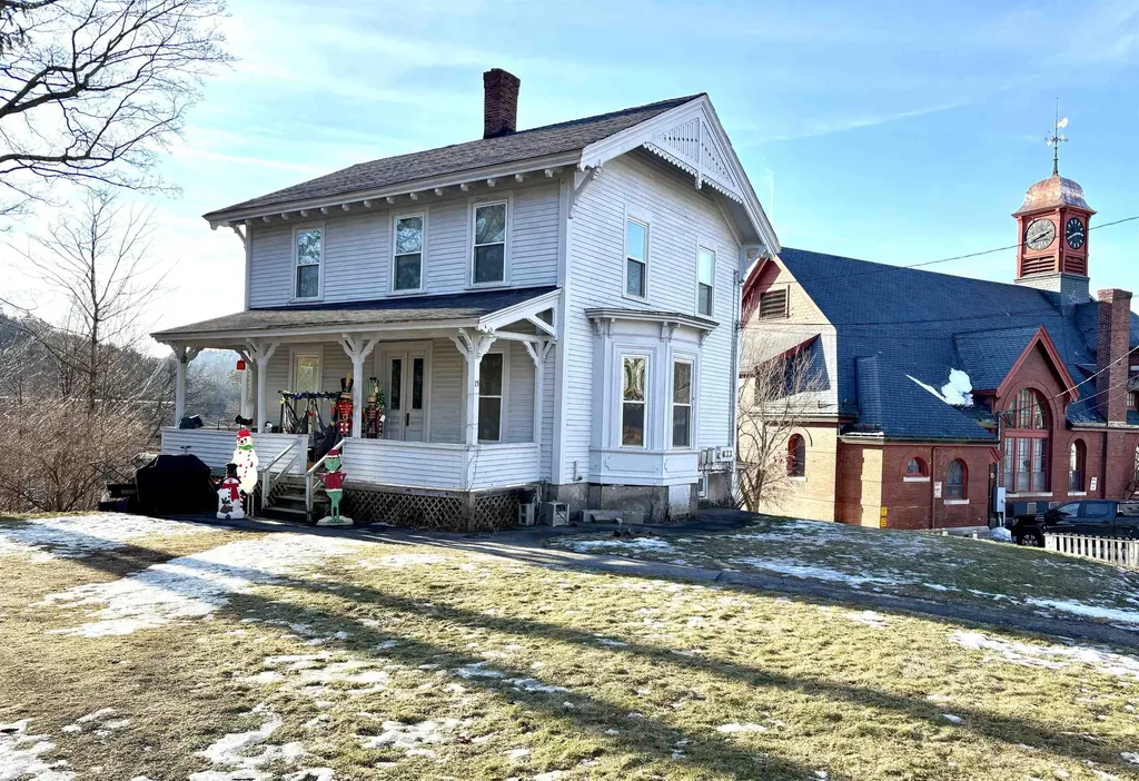 15 Maple Street Wilton NH 03086