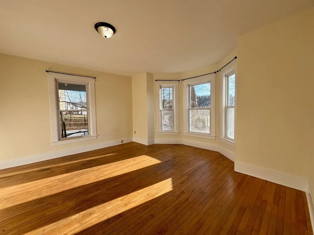 15 Maple Street Wilton NH 03086