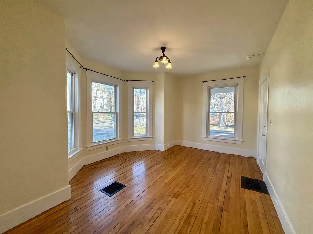 15 Maple Street Wilton NH 03086