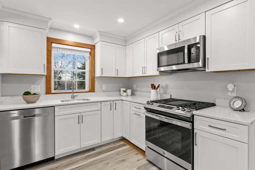 6 Ruth Lane Hampton NH 03842