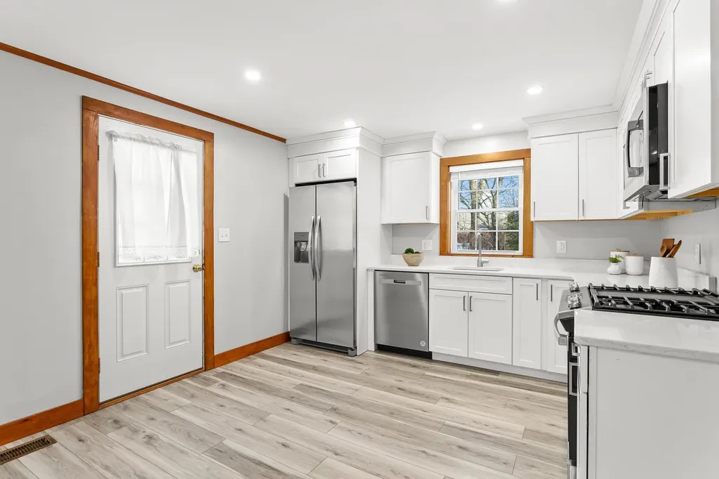 6 Ruth Lane Hampton NH 03842