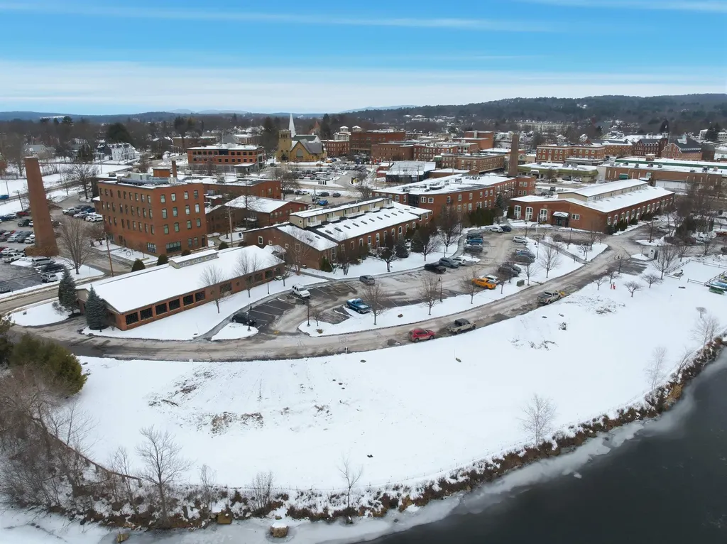 66 Landing Lane Laconia NH 03246