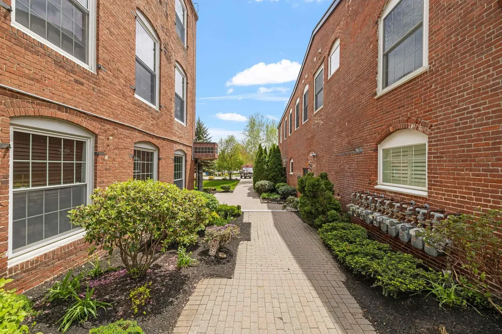 66 Landing Lane Laconia NH 03246