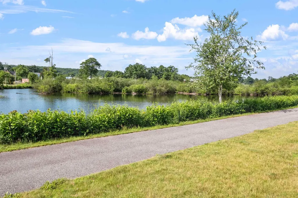 66 Landing Lane Laconia NH 03246