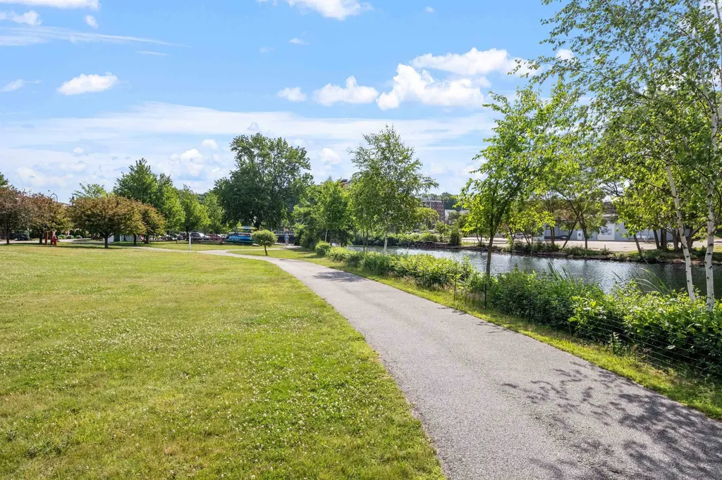 66 Landing Lane Laconia NH 03246