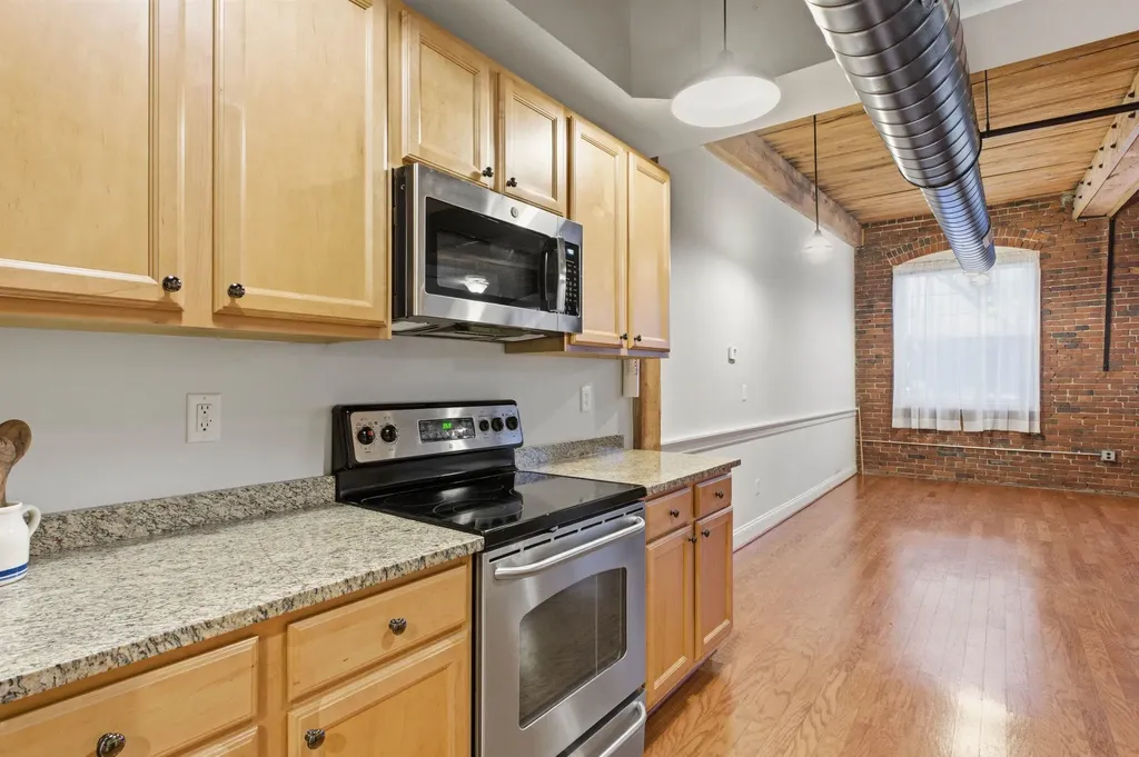 66 Landing Lane Laconia NH 03246