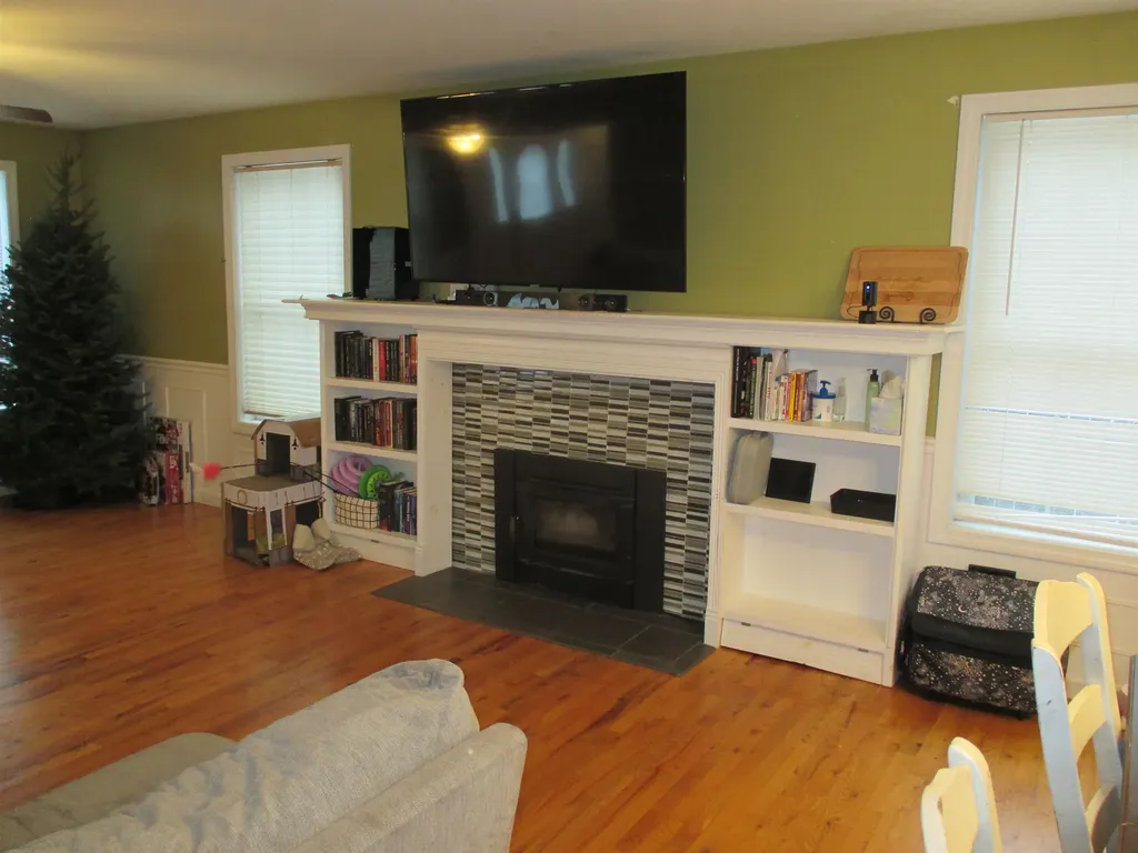 64 Jay Way Rochester NH 03868