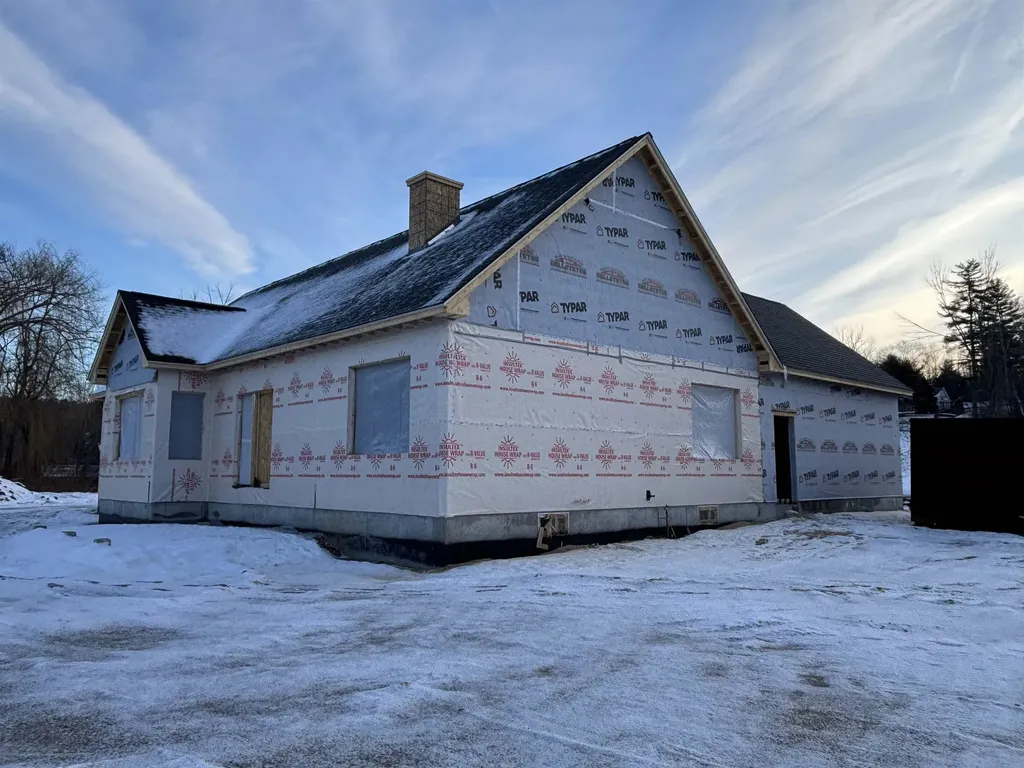 131 Merrimack Street Hooksett NH 03106