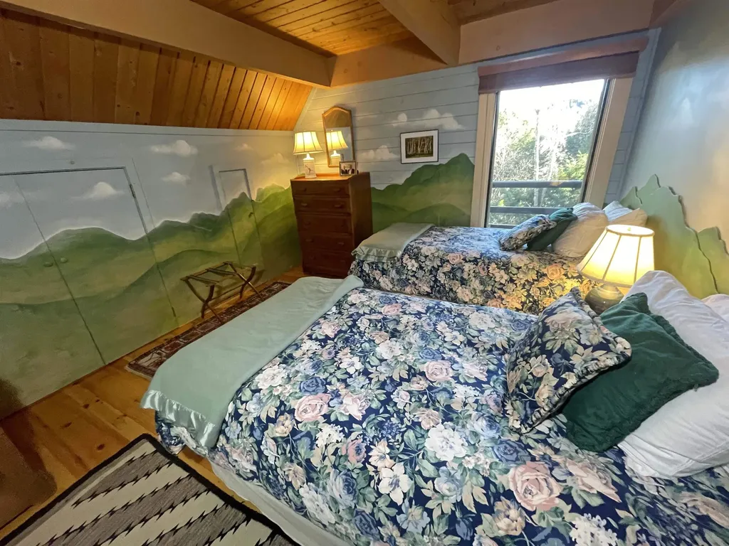 190 Upper Pines Road Warren VT 05674