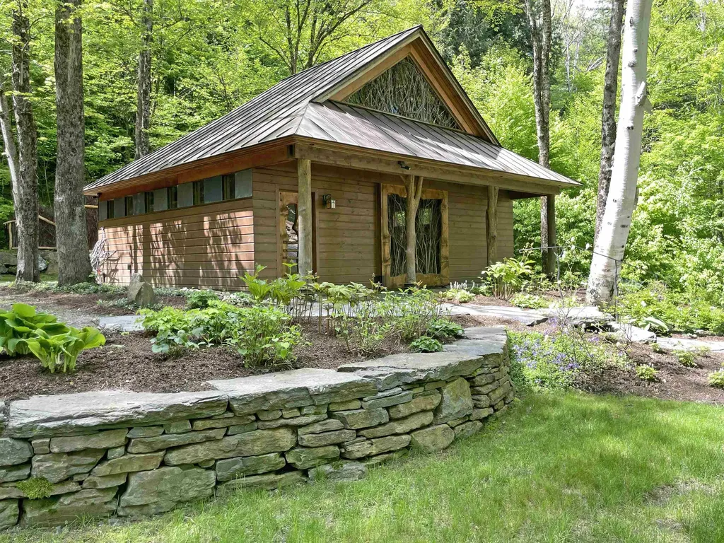 190 Upper Pines Road Warren VT 05674