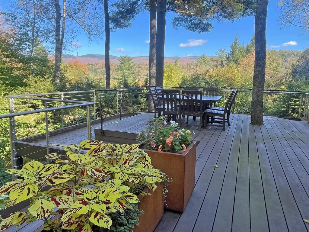 190 Upper Pines Road Warren VT 05674