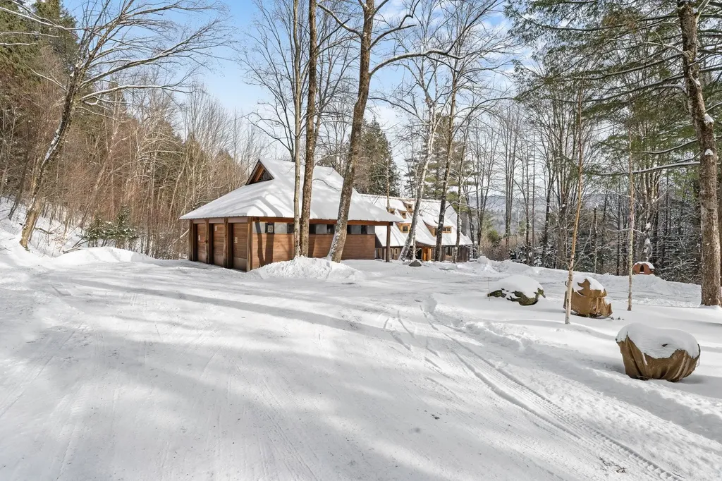190 Upper Pines Road Warren VT 05674